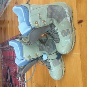 Burton emerald snowboard boot